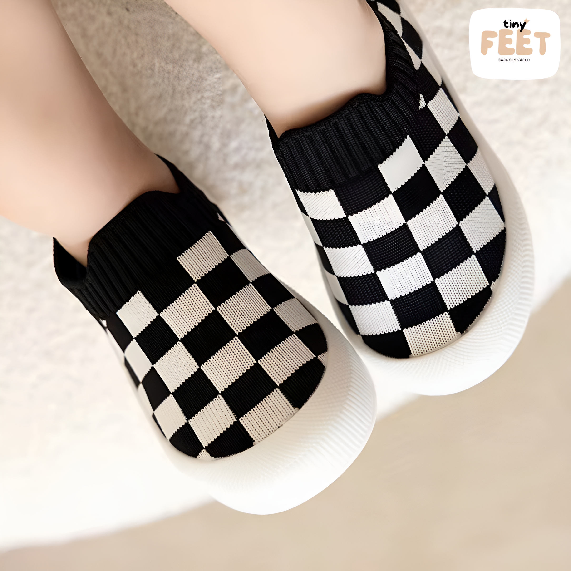 TinyFeet - Söta babyskor med ett rejält halkskydd!